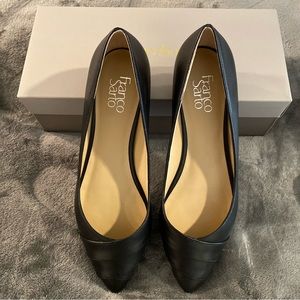 NWT Franco Sarto Black Flat